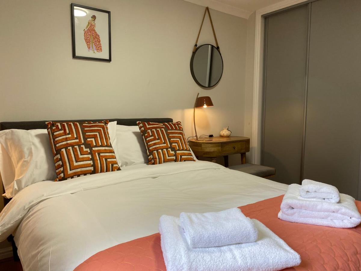 Private Main Door Lovely 2 Bedroom Apartment Edimburgo Esterno foto